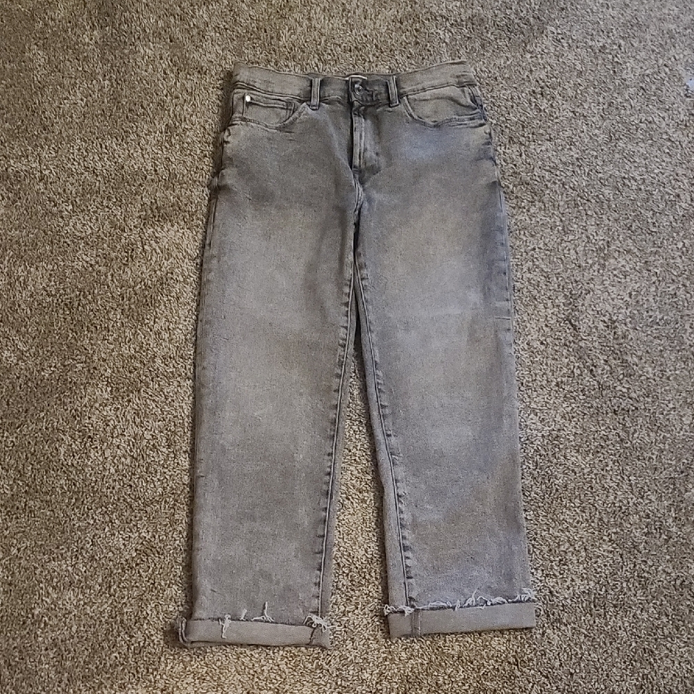 Kensie Gray Cropped Jeans